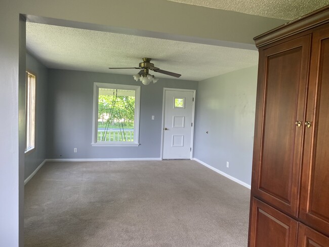 Photo - 11790 23 Mile Rd