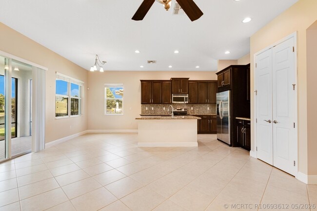 Photo - 2805 Bellarosa Circle