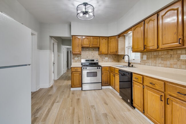 Photo - 6228 W Berenice Ave Unit 1