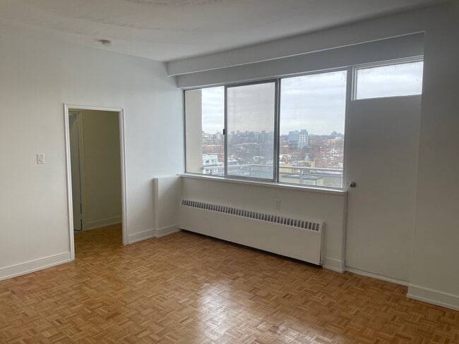 Photo - 30 Springhurst Ave