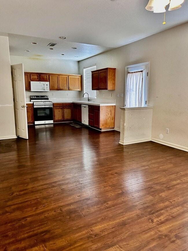 Photo - 200 Troon Ct