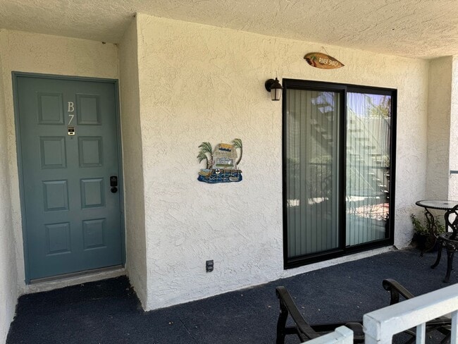 Photo - SHORT TERM WINTER RENTAL 1-BR Condo with P...