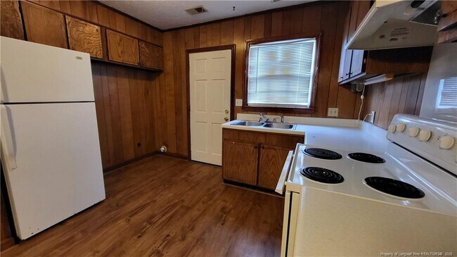 Photo - 1005 N Elm St