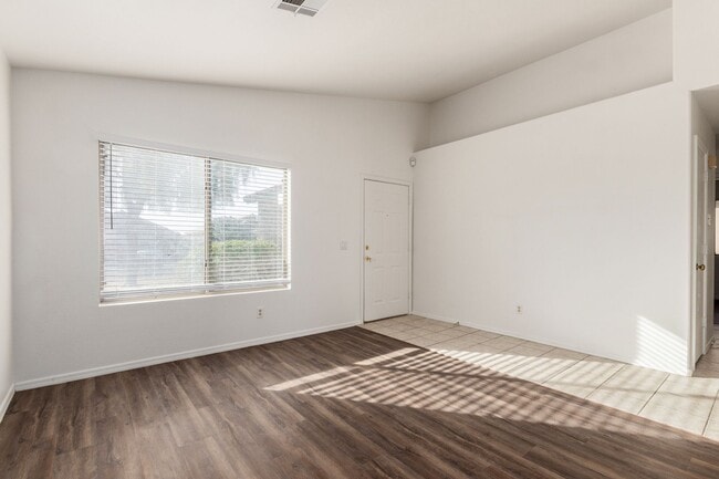 Photo - 3 bed 2 bath home in Surprise!