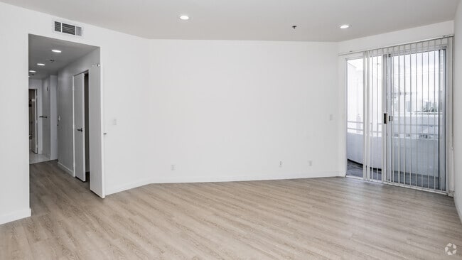 2HAB, 2BA - 1241 ft² - 10600 Wilshire - Short Term Available
