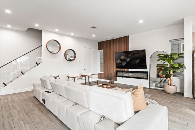 Photo - 6819 Rocinante Ln