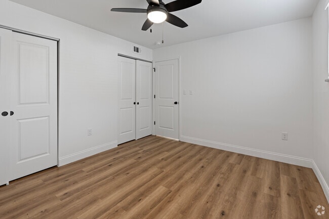 2 BR, 1BA - 900SF - Primary