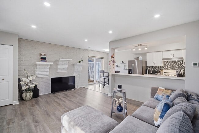 Photo - 1495 Cornell Ct