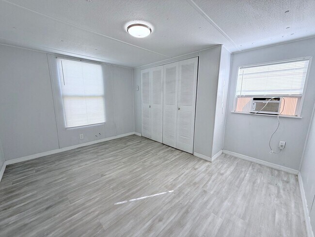 Photo - 607 49th Ave Terrace W Unidad B