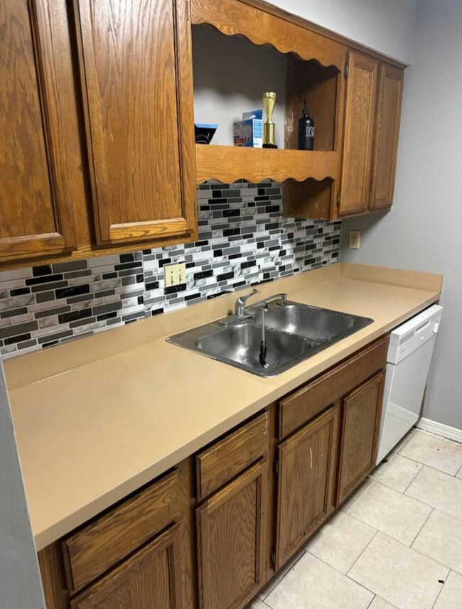 Building Photo - 471 Bentwood Ln Unit 471 Bentwood Lane  B