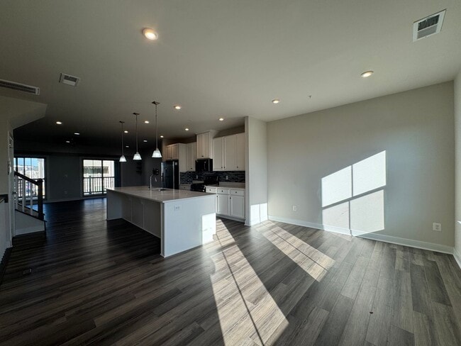 Photo - Modern 3 Bed 2.5 Bath Townhome In Beautiful Arcola Town Center