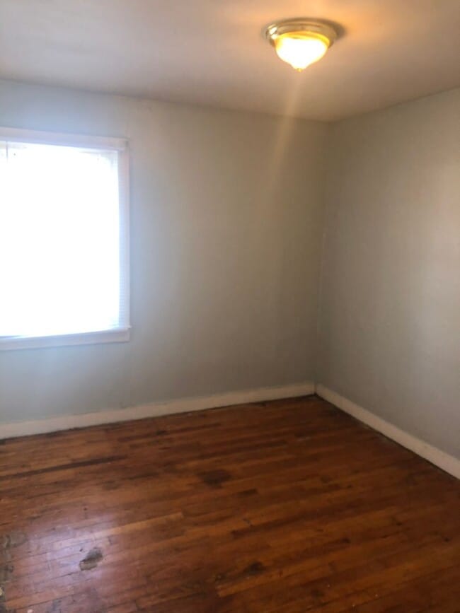 Photo - 1 Bed/1 Bath Upstairs Apartment located walking distance to Downtown Gallatin.
