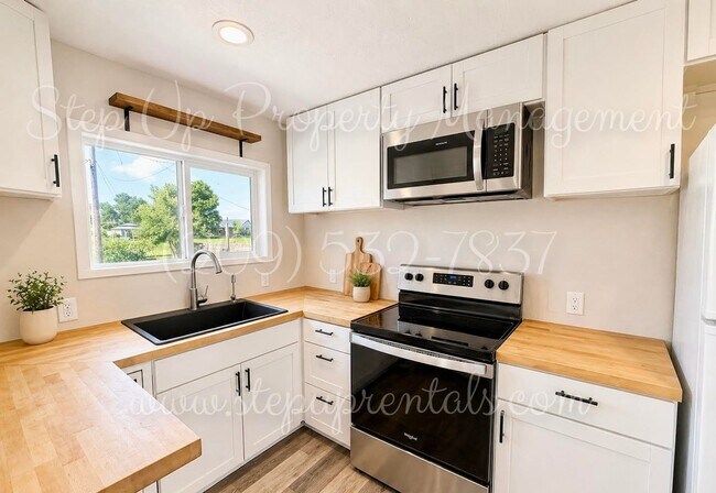 Photo - Charming Country Living with Modern Solar Power in Chinese Camp