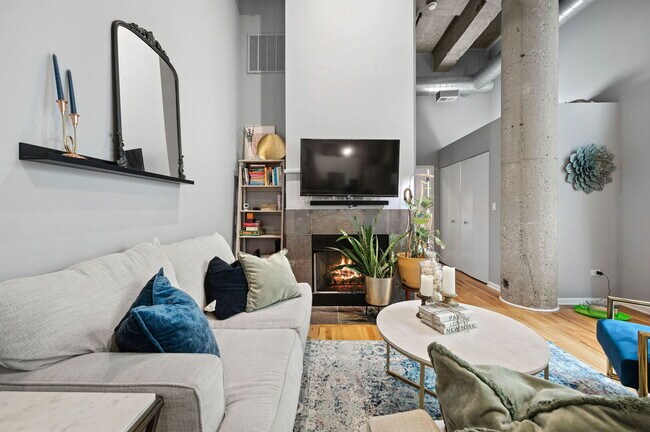 Photo - 758 N Larrabee St Unit 526