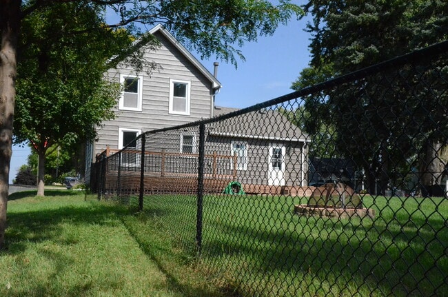 Photo - 401 E 1st St