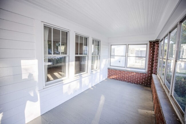 Photo - 1452 Rollins Rd Unit Lower