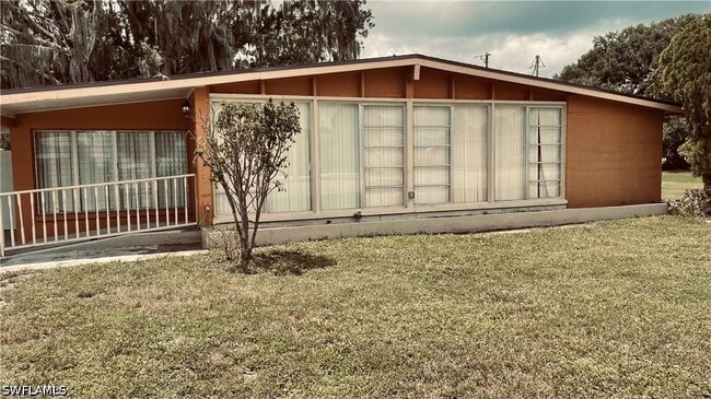 716 Leeland Heights Blvd W