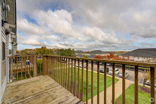 2BR, 2BA - 1,035SF Harvard - Balcony