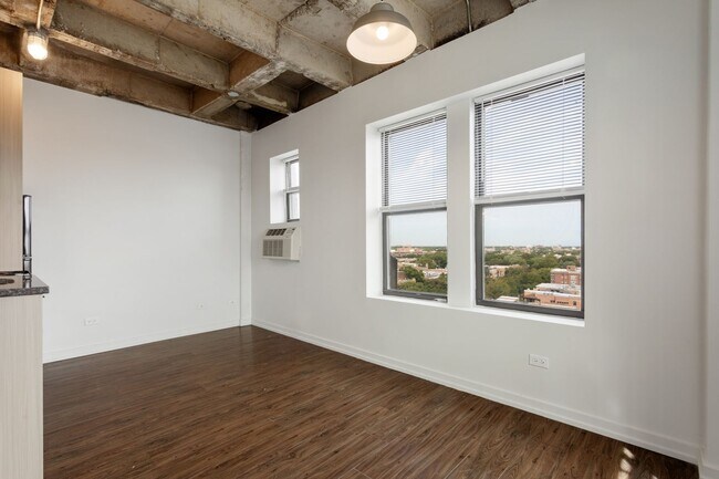 Photo - 4549 N Malden St