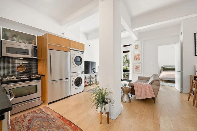 Photo - 242 S 1st St
