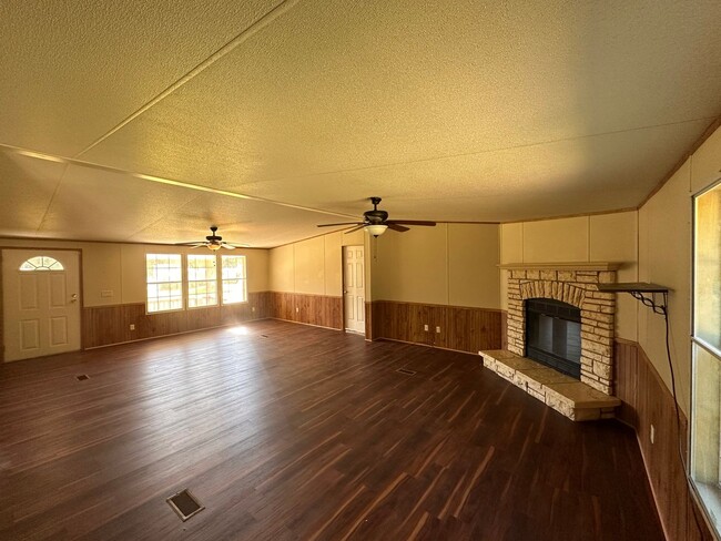 Photo - Spacious 4-Bedroom Home on 1 Acre – Peacef...