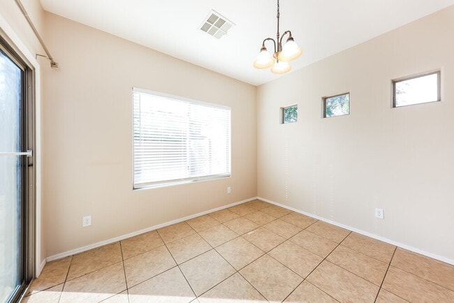 Photo - 15629 W MacKenzie Dr