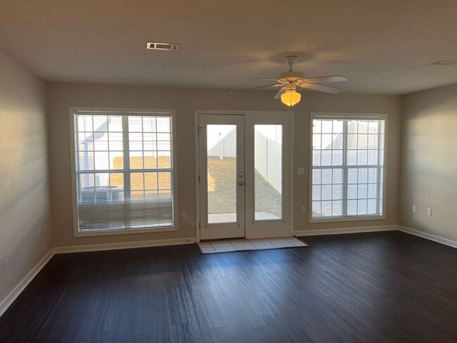 Photo - 121 S Springview Dr