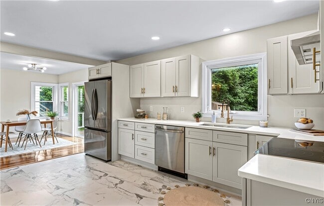 Building Photo - 202 Fairway Dr Rental