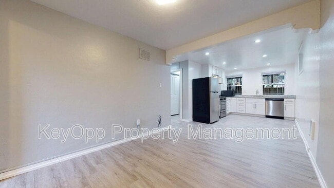 Photo - 180 Stanyan St