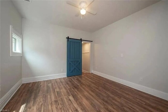 Photo - 3204 Archwood Ave Unidad Up