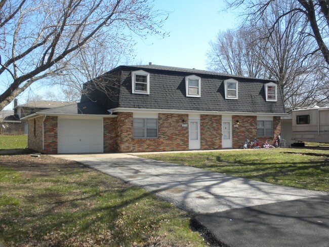 Photo - 4819 Meadow Lark Ln Unit 4819 E Meadow Lark, Apt B