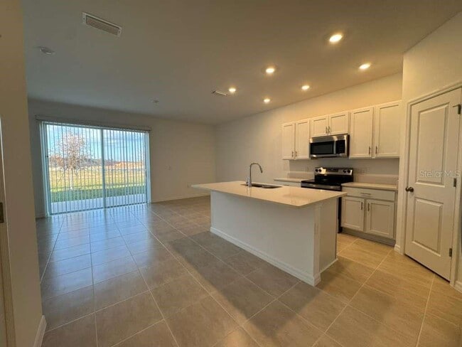 Photo - 7629 WATERSCAPE Dr