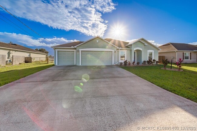 Photo - 4631 SW Athena Dr