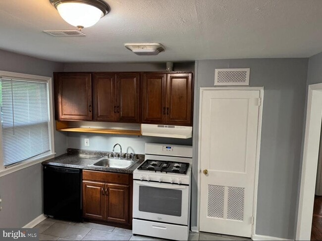 Photo - 6615 St Barnabas Rd