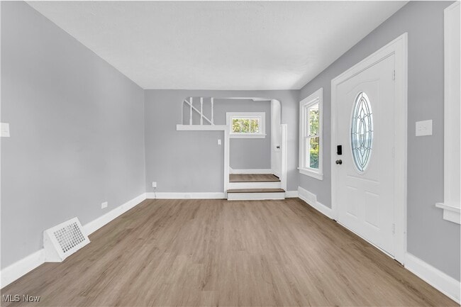 Photo - 19409 Raymond St