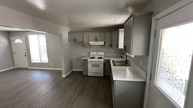 Photo - 625 A St Unit B