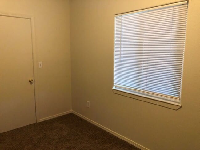 Photo - 13679-13681 Hill Blvd Unidad 13679