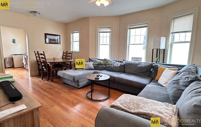 Photo - 74 Brooks St Unit 2
