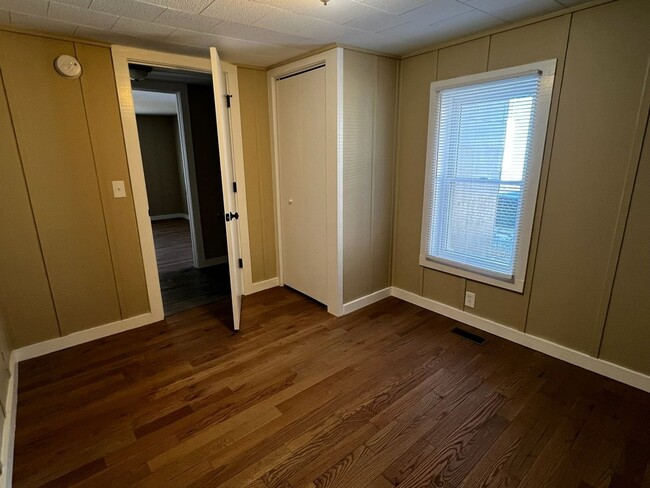 Photo - 11249 Orange Rd