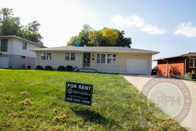 Photo - $300.00 off Deposit!!!  Convenience & Styl...