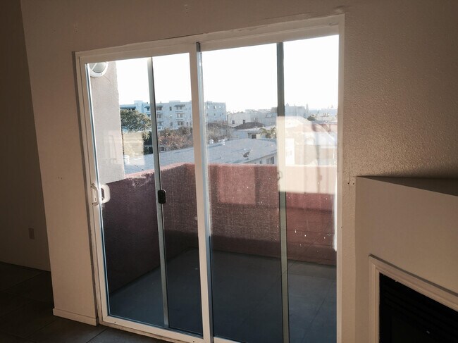 Photo - 3821 Mentone Ave Unit 303