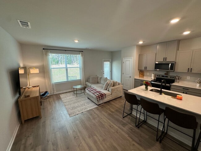 Photo - FOR LEASE- NEW TOWNHOME IN LEBANON!