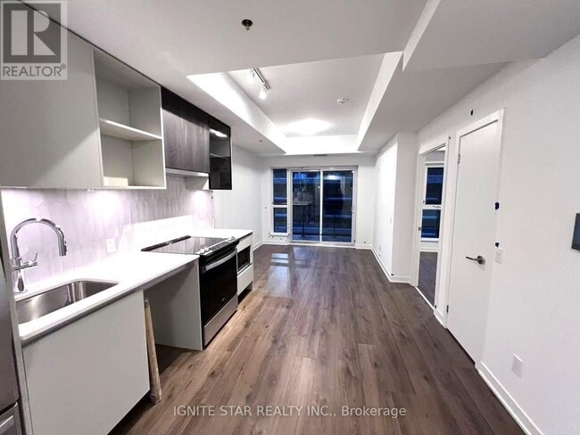 Photo - 405 Dundas St W Unit 817