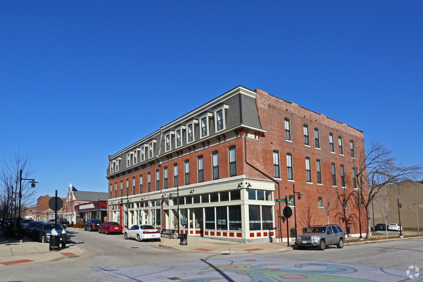 Crown Square Apartments - Crown Square Apartments