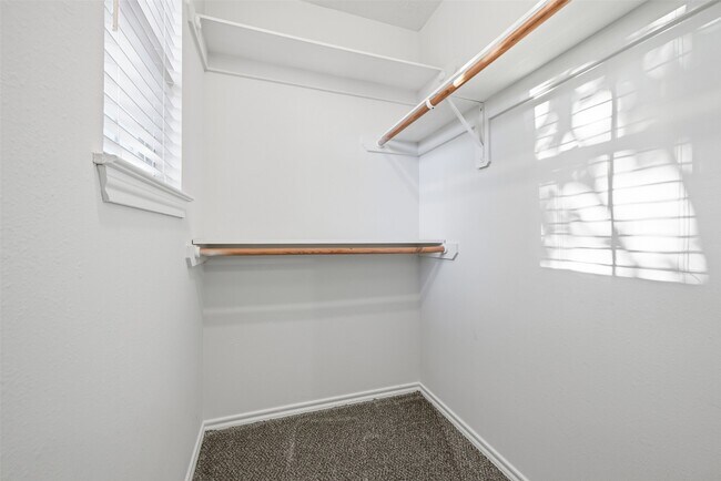 Photo - 6058 Shelbourne Park Ln