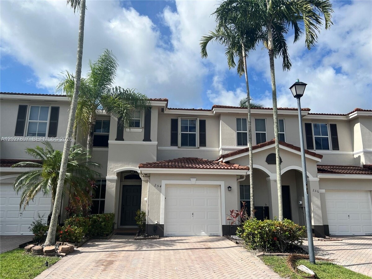 Photo - 254 Riverwalk Cir