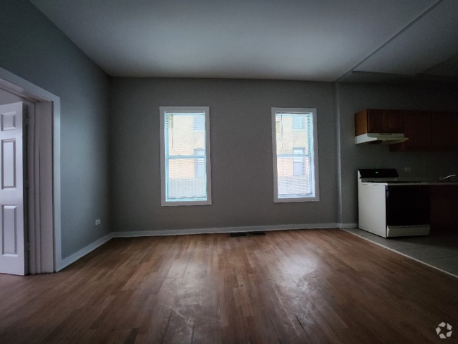 Building Photo - 726 E 93rd St Unit 1 Rental