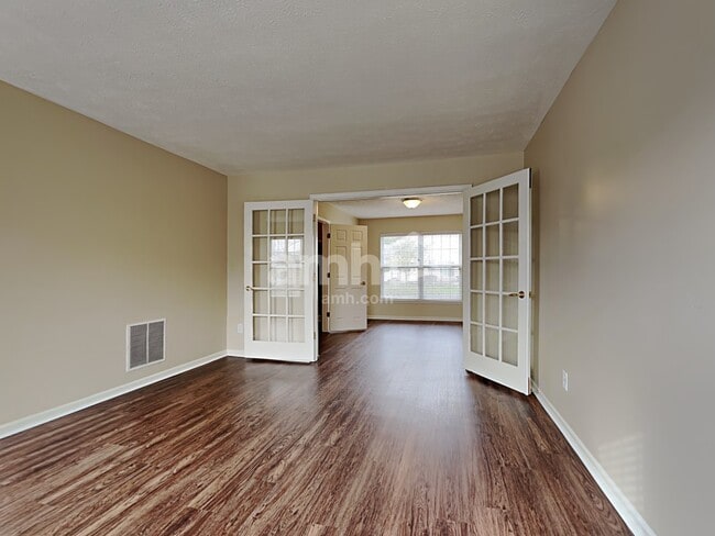 Photo - 8928 Waterton Pl