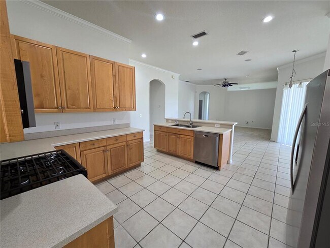 15305 Palomapark Ln