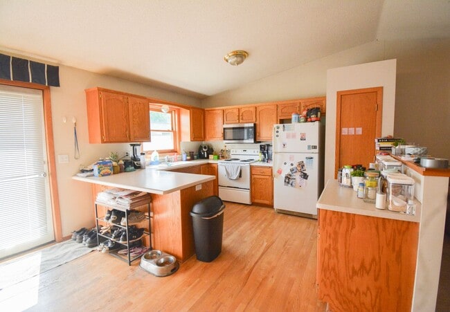 Photo - Great location, roomy yard, huge garage!